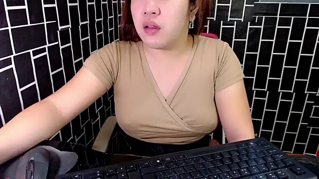 xUrDreamSlutWhore online show from September 14, 2025, 4:07 pm