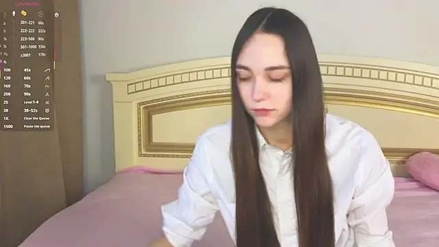 Snapshot of SoftieDream chatting on December 15, 2025, 6:19 am SoftieDream online show from December 15, 2025, 6:19 am