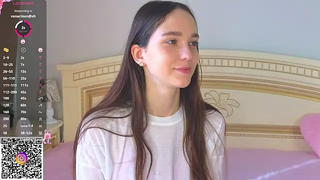 Snapshot of SoftieDream chatting on October 28, 2025, 6:12 am SoftieDream online show from October 28, 2025, 6:12 am