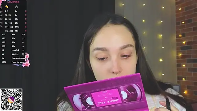 Snapshot of SoftieDream chatting on November 30, 2025, 6:14 am SoftieDream online show from November 30, 2025, 6:14 am