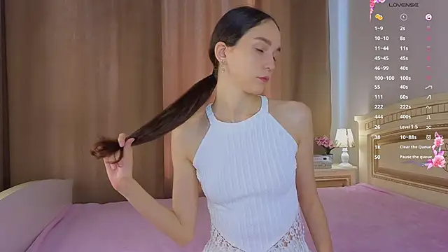 Snapshot of SoftieDream chatting on September 20, 2025, 6:18 am SoftieDream online show from September 20, 2025, 6:18 am