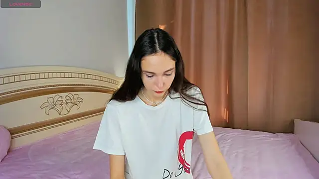 Snapshot of SoftieDream chatting on September 28, 2025, 7:26 am SoftieDream online show from September 28, 2025, 7:26 am