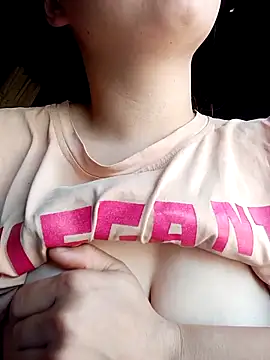 XoiXoi232 online show from April 10, 2026, 1:23 am