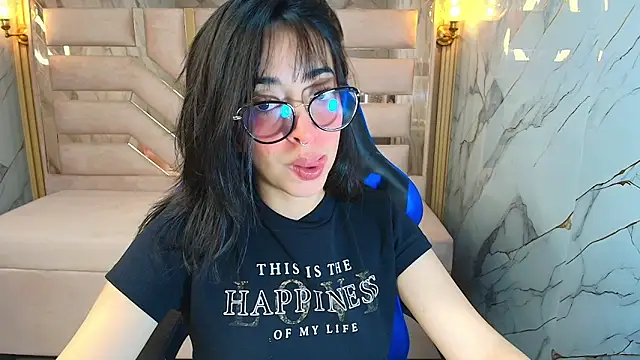 zoe r  online show from November 16, 2025, 3:22 am