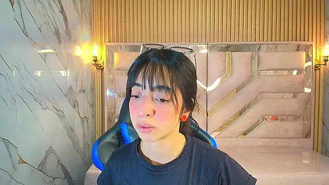 zoe r  online show from October 5, 2025, 3:08 am