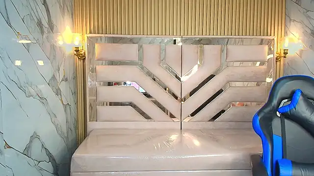 zoe r  online show from October 7, 2025, 3:07 am