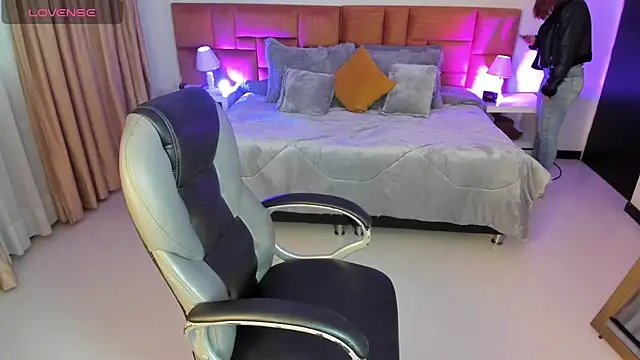 Snapshot of Catti_Brie chatting on September 10, 2025, 11:31 am Catti Brie online show from September 10, 2025, 11:31 am