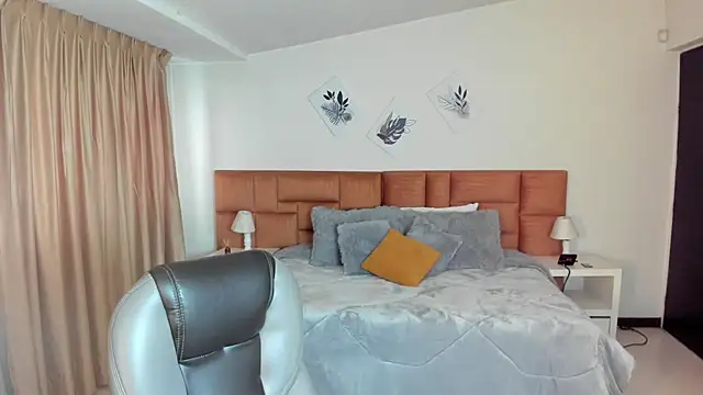 Snapshot of Catti_Brie chatting on September 17, 2025, 11:34 am Catti Brie online show from September 17, 2025, 11:34 am