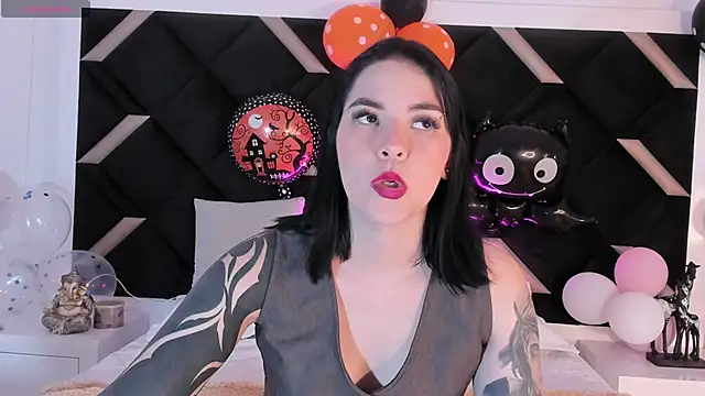 kate cass online show from October 26, 2025, 3:29 am