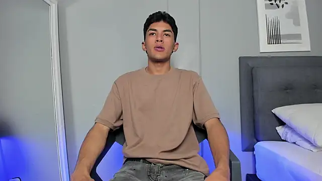 Tylerffoxx online show from November 13, 2025, 8:35 pm