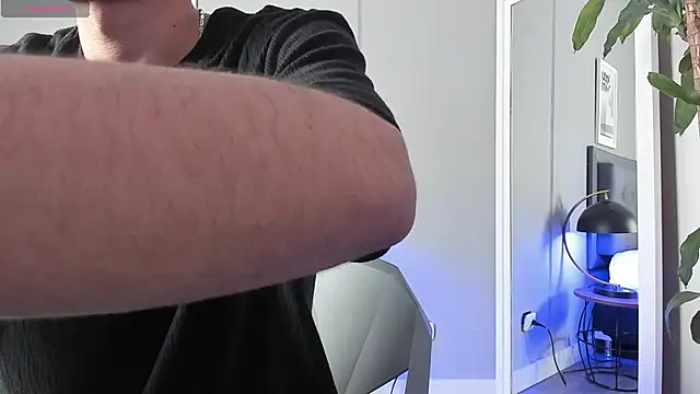 Tylerffoxx online show from September 15, 2025, 8:31 pm