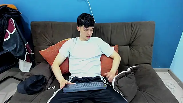 Jheampiiero online show from December 22, 2025, 1:44 pm