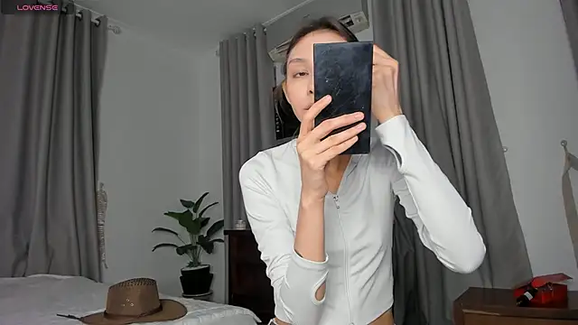 Amy Loveme online show from December 2, 2025, 11:06 pm