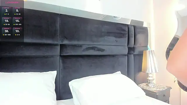 CarolineLee  online show from March 16, 2026, 10:45 pm