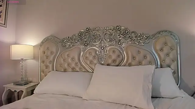 Snapshot of CarolineLee_ chatting on January 12, 2026, 10:36 pm CarolineLee online show from January 12, 2026, 10:36 pm