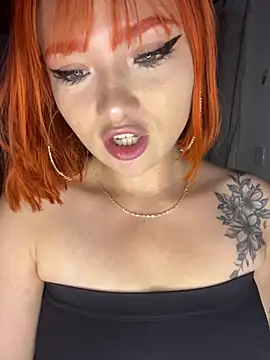 Snapshot of Alysson_LS chatting on November 18, 2025, 2:16 am Alysson LS online show from November 18, 2025, 2:16 am