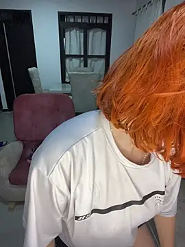 Snapshot of Alysson_LS chatting on December 15, 2025, 2:39 am Alysson LS online show from December 15, 2025, 2:39 am