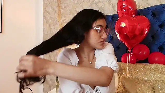 Snapshot of ValentiinaCruz chatting on February 12, 2026, 5:34 pm ValentiinaCruz online show from February 12, 2026, 5:34 pm