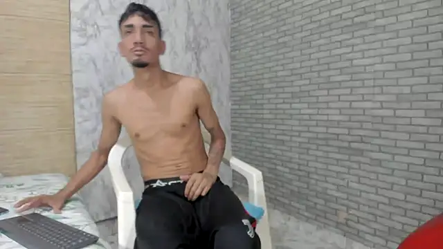 Snapshot of Sexvergon_26 chatting on December 1, 2025, 8:10 pm Sexvergon 26 online show from December 1, 2025, 8:10 pm