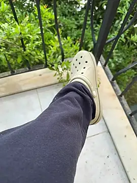 Jonypink10 online show from April 22, 2026, 4:14 pm