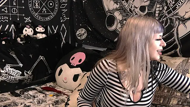 Snapshot of Paige_Turner chatting on March 27, 2026, 1:14 am Paige Turner online show from March 27, 2026, 1:14 am