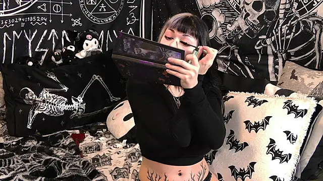 Snapshot of Paige_Turner chatting on March 18, 2026, 3:09 am Paige Turner online show from March 18, 2026, 3:09 am