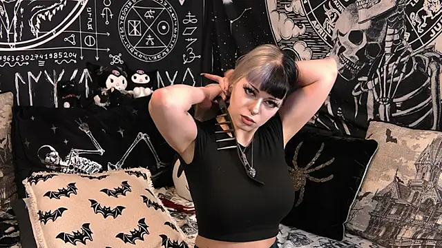 Snapshot of Paige_Turner chatting on March 25, 2026, 9:03 pm Paige Turner online show from March 25, 2026, 9:03 pm
