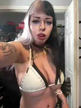 Snapshot of Paige_Turner chatting on May 10, 2026, 12:25 am Paige Turner online show from May 10, 2026, 12:25 am