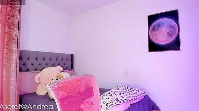 Snapshot of cinnamonsex__ chatting on September 16, 2025, 6:20 pm cinnamonsex online show from September 16, 2025, 6:20 pm