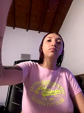 Snapshot of Paulina-Wells chatting on November 18, 2025, 9:18 pm Paulina-Wells online show from November 18, 2025, 9:18 pm