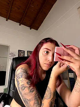 Snapshot of Paulina-Wells chatting on October 31, 2025, 9:00 pm Paulina-Wells online show from October 31, 2025, 9:00 pm