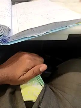 hotboy43339 online show from March 13, 2026, 3:33 am