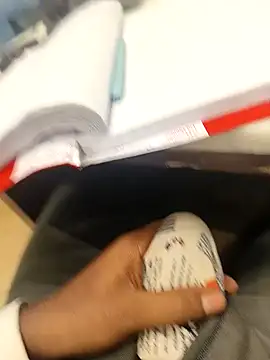 hotboy43339 online show from September 26, 2025, 8:54 am