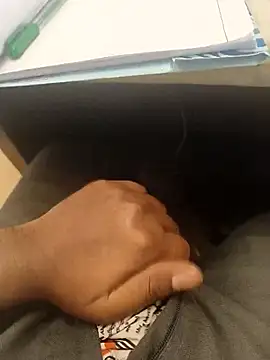 hotboy43339 online show from March 3, 2026, 4:19 am