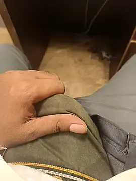 hotboy43339 online show from November 19, 2025, 4:40 pm