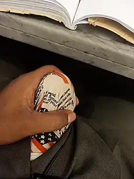 hotboy43339 online show from September 29, 2025, 2:18 am