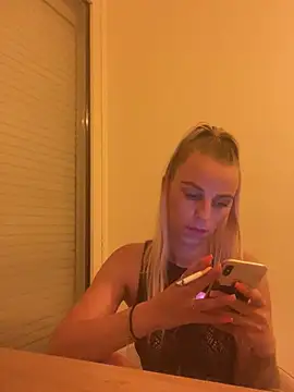 Snapshot of BrumeLove chatting on May 23, 2026, 8:41 pm BrumeLove online show from May 23, 2026, 8:41 pm