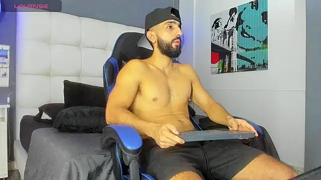 Yiyo10  online show from February 22, 2026, 5:21 am