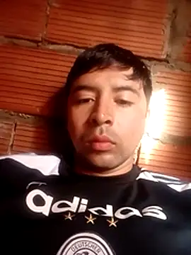Snapshot of Tuslabios chatting on July 6, 2026, 2:24 pm Tuslabios online show from July 6, 2026, 2:24 pm