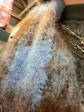 Snapshot of Only_April chatting on November 27, 2025, 5:41 am Only April online show from November 27, 2025, 5:41 am