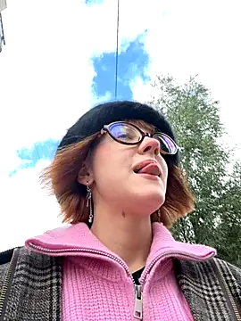 Snapshot of Only_April chatting on October 2, 2025, 10:07 am Only April online show from October 2, 2025, 10:07 am