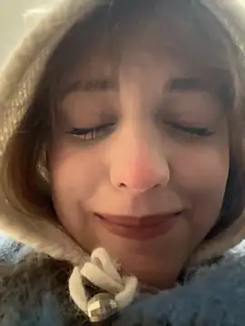 Snapshot of Only_April chatting on November 28, 2025, 5:51 am Only April online show from November 28, 2025, 5:51 am