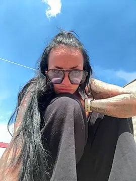 BELLABLACKXUK online show from May 8, 2026, 12:42 pm