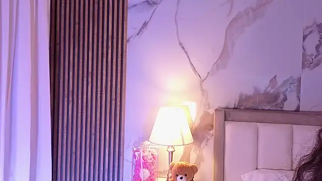 Snapshot of LunaRosse_ chatting on January 19, 2026, 11:36 am LunaRosse online show from January 19, 2026, 11:36 am