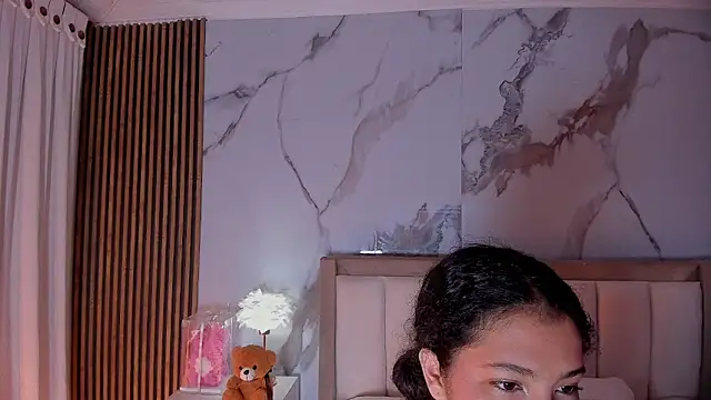 Snapshot of LunaRosse_ chatting on June 10, 2026, 11:33 am LunaRosse online show from June 10, 2026, 11:33 am
