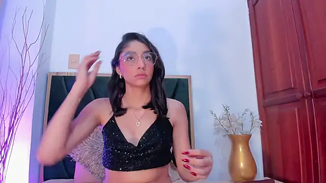 Snapshot of IvyJhons chatting on November 19, 2025, 12:05 pm IvyJhons online show from November 19, 2025, 12:05 pm