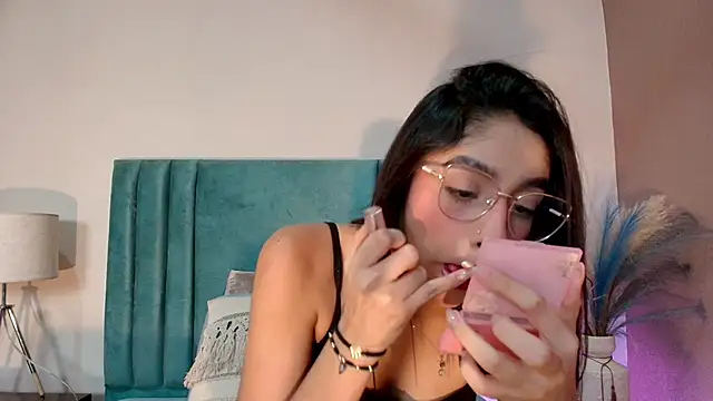 Snapshot of IvyJhons chatting on November 5, 2025, 11:57 am IvyJhons online show from November 5, 2025, 11:57 am