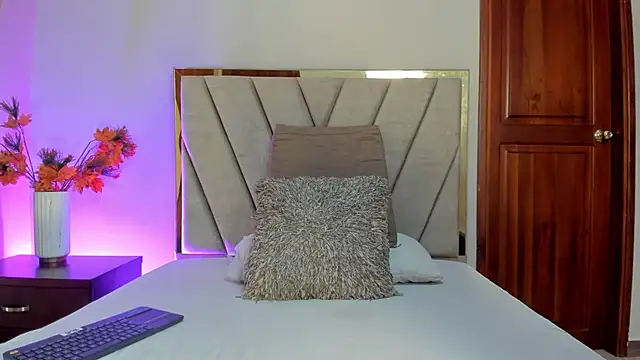 Snapshot of IvyJhons chatting on November 7, 2025, 11:48 am IvyJhons online show from November 7, 2025, 11:48 am