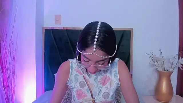 Snapshot of IvyJhons chatting on October 15, 2025, 11:51 am IvyJhons online show from October 15, 2025, 11:51 am