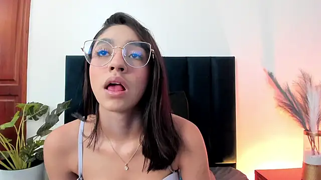 Snapshot of IvyJhons chatting on September 24, 2025, 11:39 am IvyJhons online show from September 24, 2025, 11:39 am